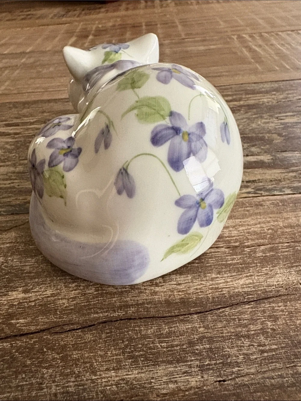 Andrea by Sadek Sleeping Kitten Cat Porcelain Figurine Violet Flowers Vintage